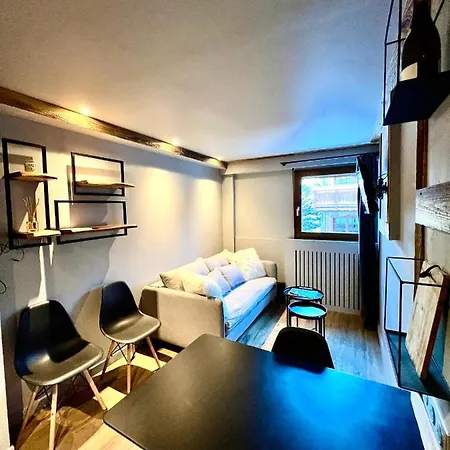Grey Apartment Val-d'Isere